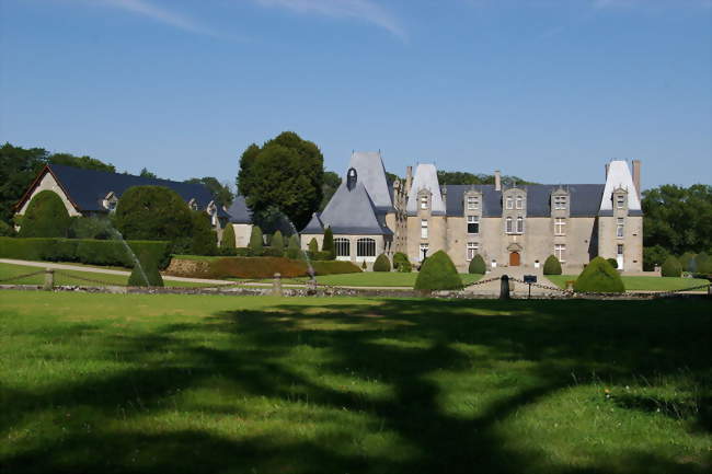 Le château de la Roche-Pichemer - Saint-Ouën-des-Vallons (53150) - Mayenne