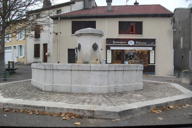 place de la fontaine - Gondreville (54840) - Meurthe-et-Moselle