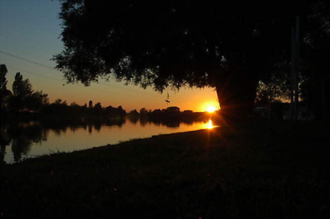 Le canal de la Marne au Rhin à Parroy - Parroy (54370) - Meurthe-et-Moselle