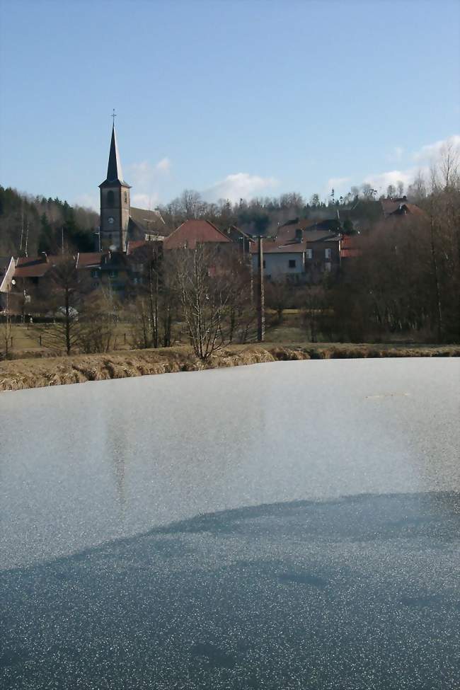 Val-et-Châtillon vu de son étang - Val-et-Châtillon (54480) - Meurthe-et-Moselle