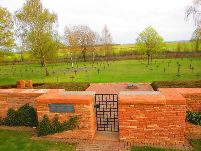 Le cimetière militaire allemand - Abaucourt-Hautecourt (55400) - Meuse