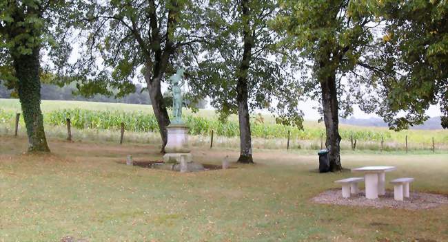 Le monument VIVE LABEVR - Bovée-sur-Barboure (55190) - Meuse