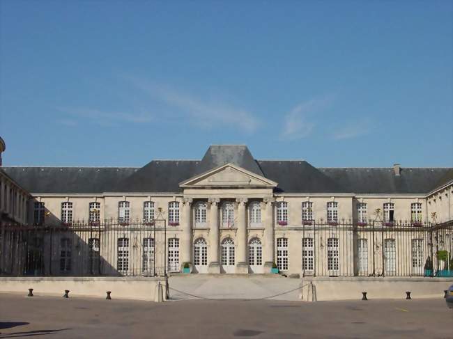 Le corps central du château Stanislas - Commercy (55200) - Meuse