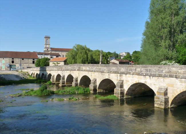 L'église et le pont sur la Saulx - Haironville (55000) - Meuse