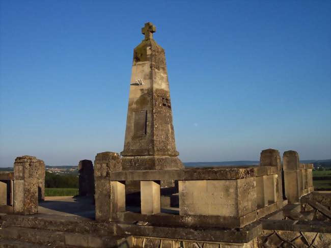 Monument militaire allemand, première Guerre mondiale - Luzy-Saint-Martin (55700) - Meuse