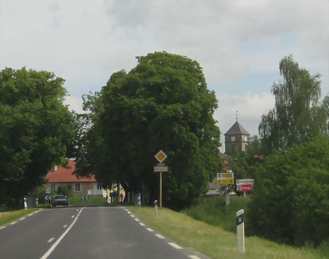 Vue sur le village - Mouzay (55700) - Meuse