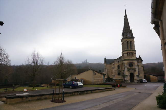 la rue de la Mairie à l'église, vue sur la vallée de la Saulx - Ville-sur-Saulx (55000) - Meuse