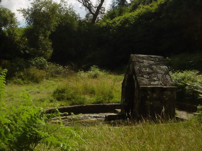 La fontaine de Saint-Urlo - Languidic (56440) - Morbihan