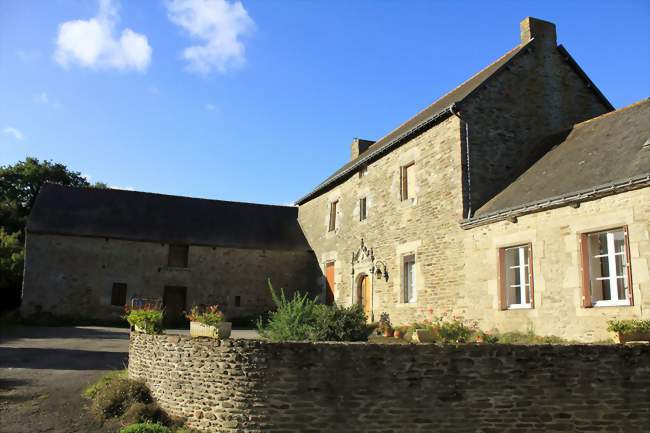 Maison du XVIe siècle, rue du Manoir - Lantillac (56120) - Morbihan