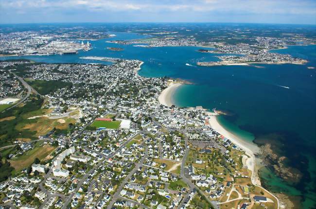 Vue aérienne de la ville - Larmor-Plage (56260) - Morbihan