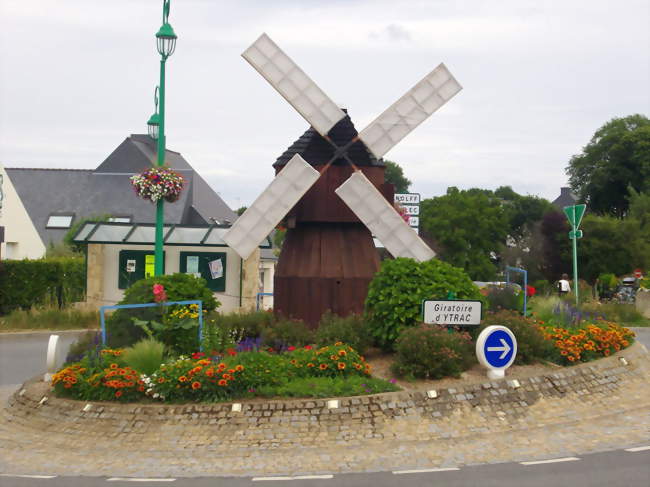 Le giratoire d'Ytrac dans le bourg - Monterblanc (56250) - Morbihan