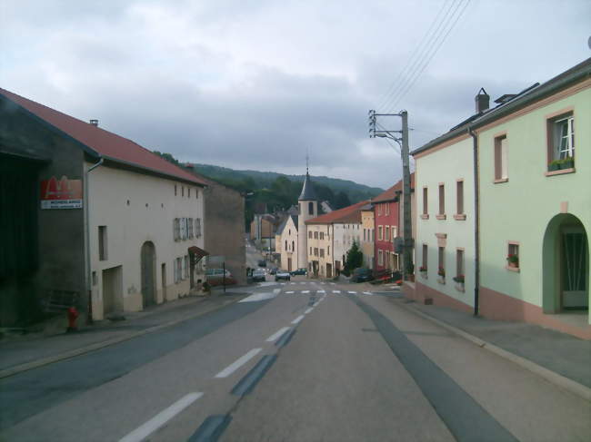 Rue principale d'Apach - Apach (57480) - Moselle