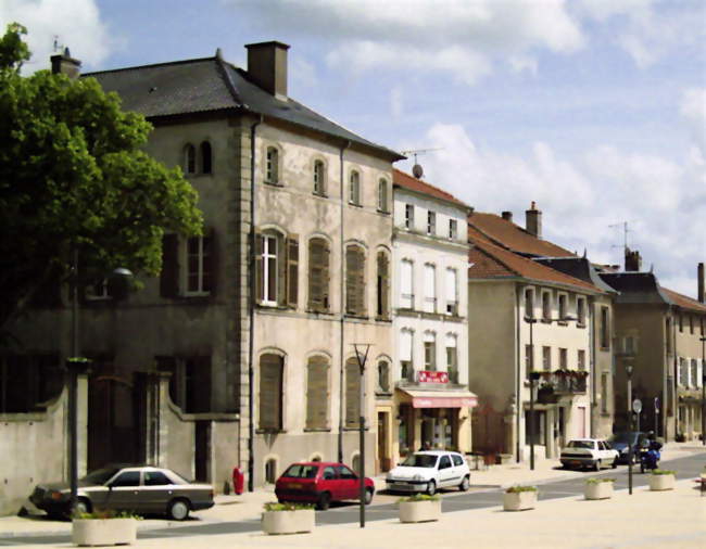 Place Jeanne d'Arc - Vic-sur-Seille (57630) - Moselle