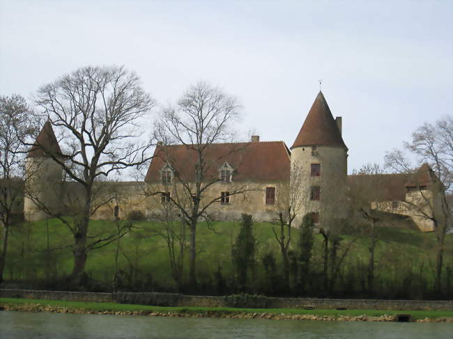 Château de la Motte sur la commune d'Arthel - Arthel (58700) - Nièvre