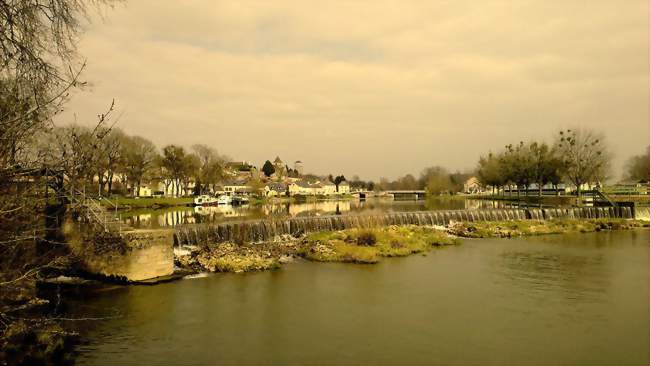 Visite historique de Cercy-la-Tour