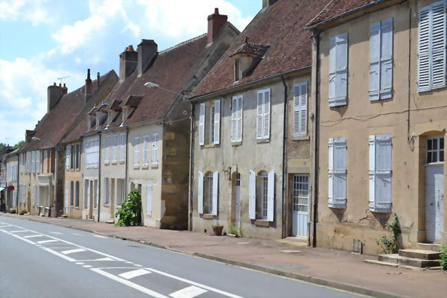 Maisons de la rue principale - Champlemy (58210) - Nièvre