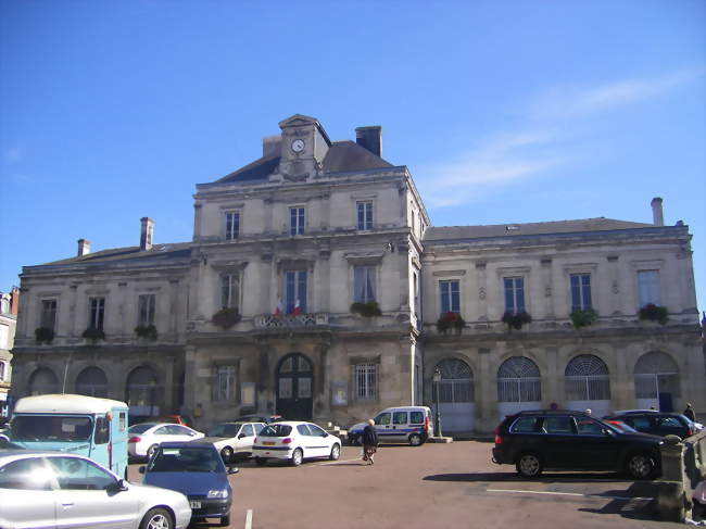 Mairie de Clamecy - Clamecy (58500) - Nièvre
