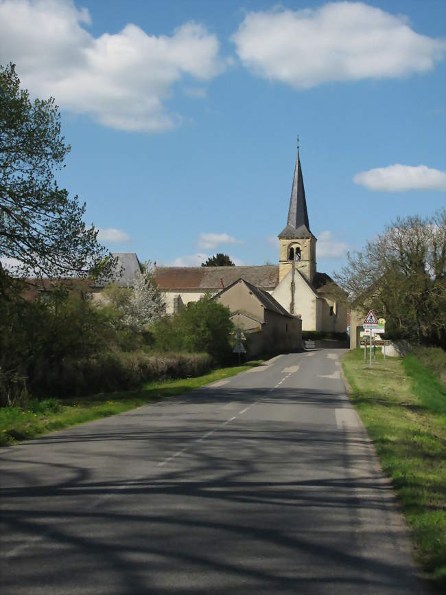 L'entrée sud du village - Fleury-sur-Loire (58240) - Nièvre