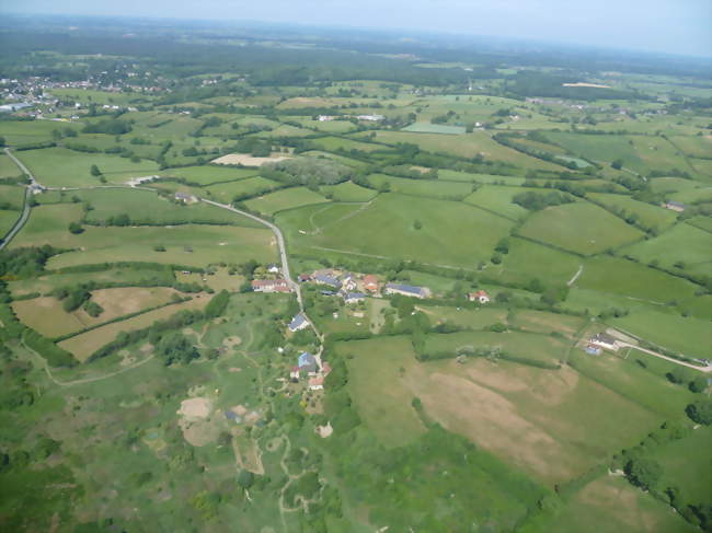 Vue aérienne - Saint-Honoré-les-Bains (58360) - Nièvre