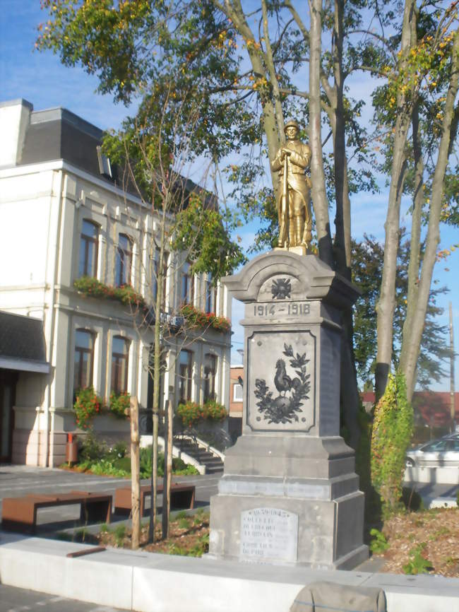 La mairie et le monument aux morts - Attiches (59551) - Nord