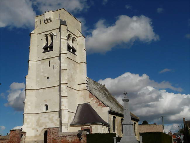 L'église fortifiée de Boussières, après la restauration du clocher (septembre 2012) - Boussières-en-Cambrésis (59217) - Nord