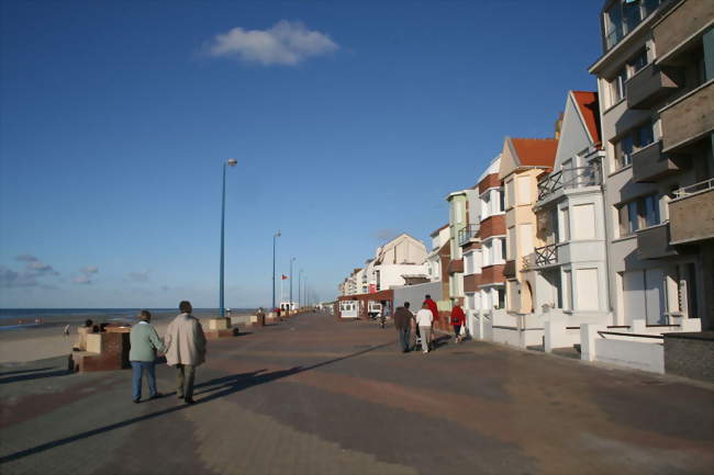 Promenade sur la digue - Bray-Dunes (59123) - Nord