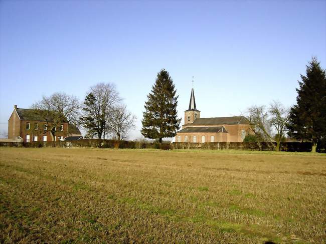 Église et centre du village - Croix-Caluyau (59222) - Nord