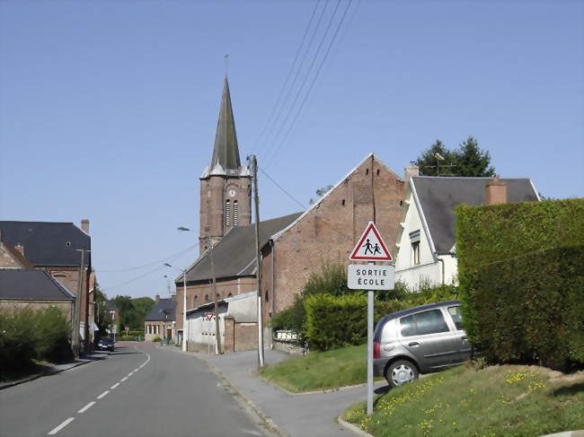 Centre du village - Jolimetz (59530) - Nord