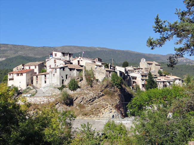 Vue d'ensemble - Collongues (06910) - Alpes-Maritimes