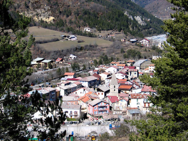 Vue générale de Guillaumes - Guillaumes (06470) - Alpes-Maritimes