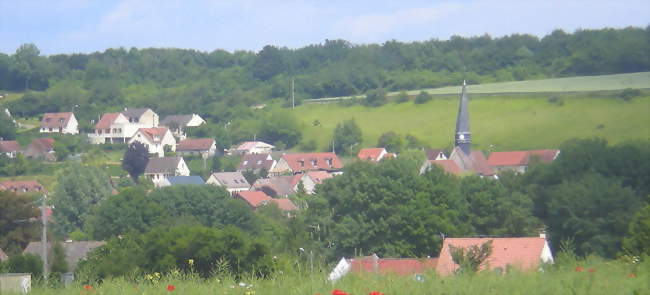 Vue générale du village depuis la rue d'Étouy - Airion (60600) - Oise