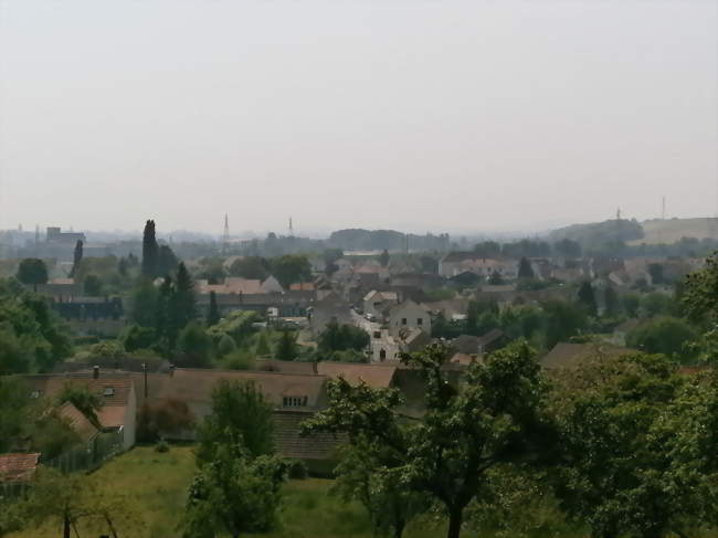 Vue sur le village depuis les hauteurs - Clairoix (60280) - Oise