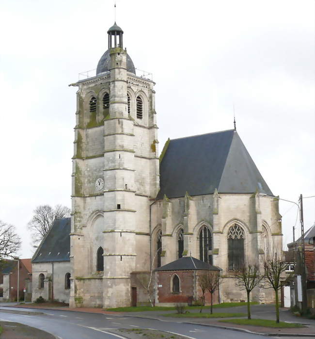 L'église Saint-Pierre et son clocher carré à coupole - Esquennoy (60120) - Oise