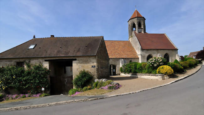Vue sur l'église - Foulangues (60250) - Oise
