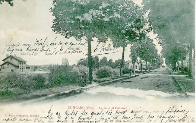La Gare du chemin de fer départemental et l'avenue, au tout début du XXe siècle - Guiscard (60640) - Oise