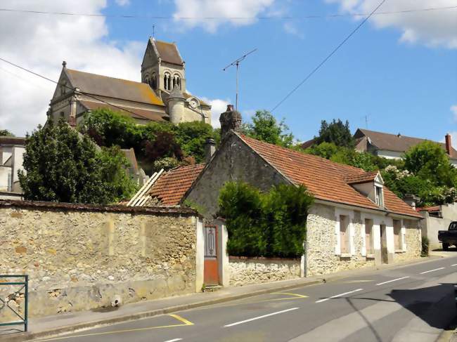 Rue du colonel Fabien et église - Labruyère (60140) - Oise