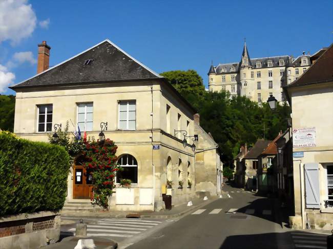Mairie et château - Mello (60660) - Oise