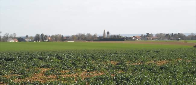 Le village depuis le GR124 - Le Mesnil-sur-Bulles (60130) - Oise