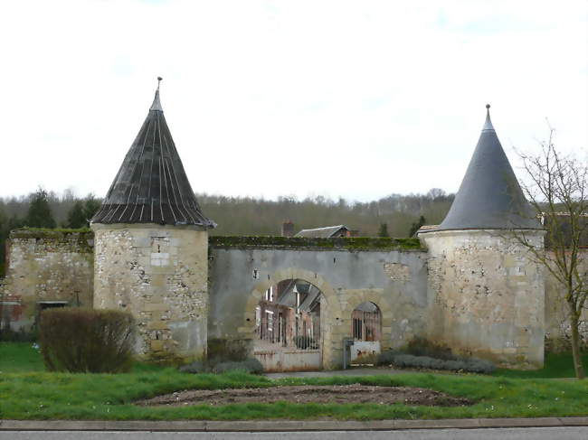 La ferme fortifiée de Ponceaux - Montreuil-sur-Brêche (60480) - Oise