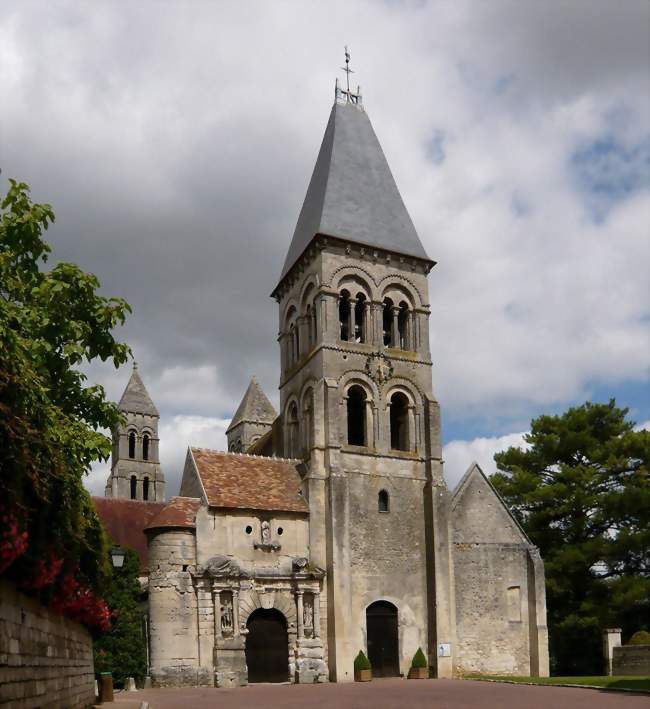 Abbatiale Notre-Dame, façade occidentale - Morienval (60127) - Oise
