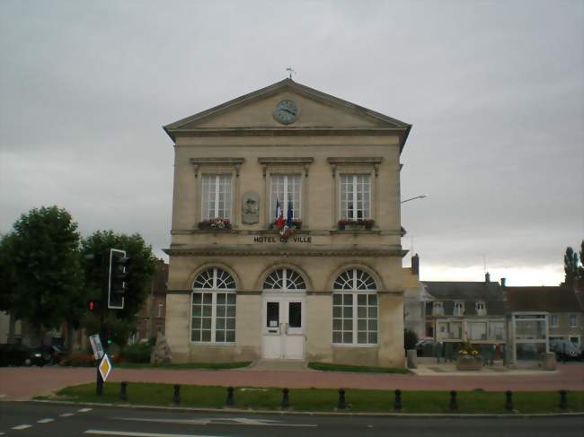 L'hôtel de ville - Noailles (60430) - Oise