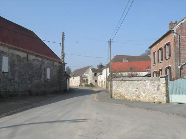 Rue principale de Rosières - Rosières (60440) - Oise