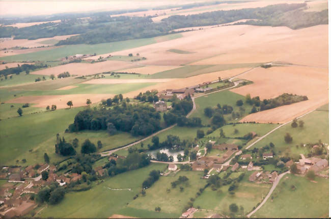 Vue aérienne de Troussures