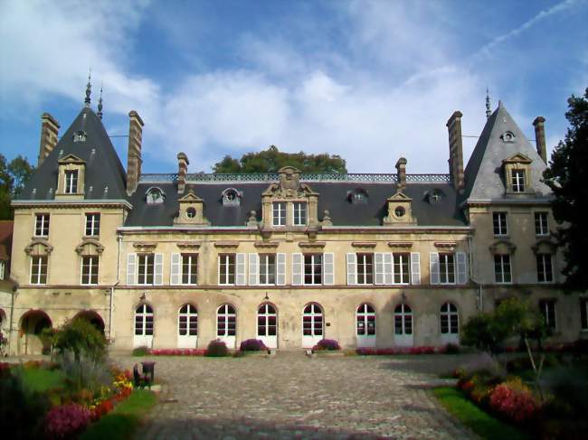 Le château d'Aramont de 1635, propriété municipale - Verberie (60410) - Oise