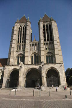 Salon de l'automobile à Noyon