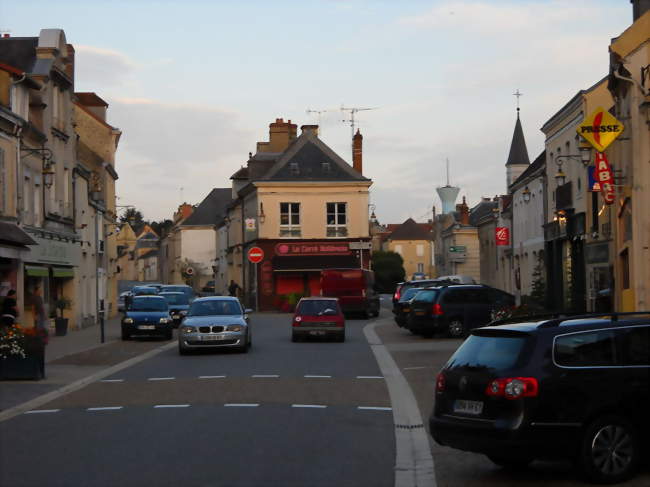 Une rue du centre-ville - Bellême (61130) - Orne