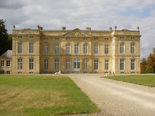 Le château - Le Bourg-Saint-Léonard (61310) - Orne