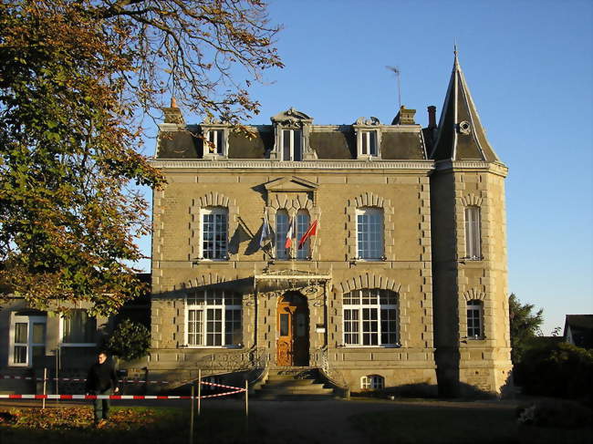 La mairie - Briouze (61220) - Orne