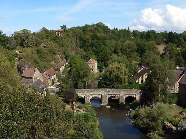 Le pont sur la Sarthe - Saint-Céneri-le-Gérei (61250) - Orne