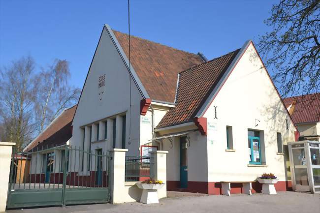 La mairie-école - Ambricourt (62310) - Pas-de-Calais